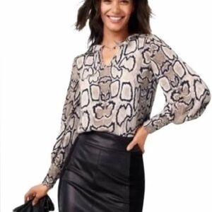 Cabi Serpentine Blouse Snake Print Top V Neck Women's Size XL